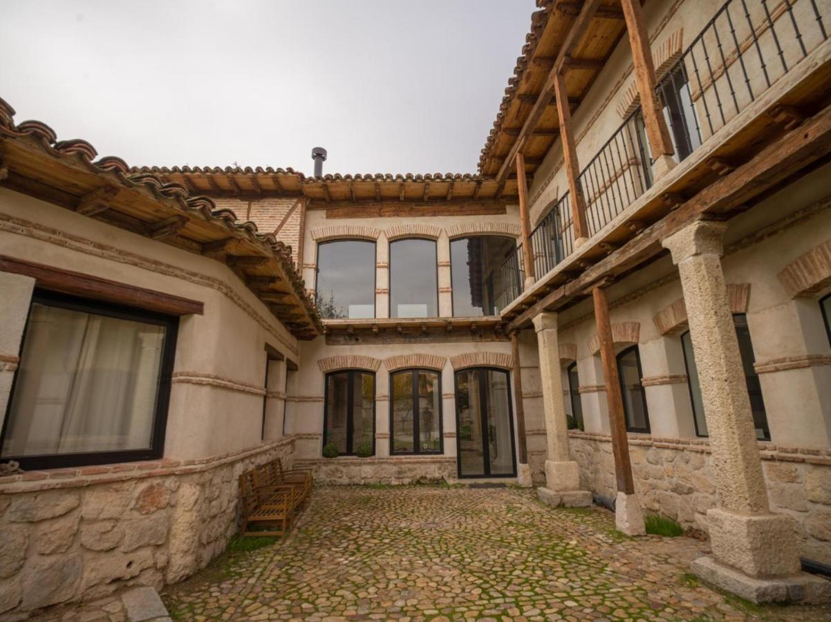 Casa De Los Mendoza - Casa Solariega En El Casco Historico อัลกาลาเดเอนาเรส ภายนอก รูปภาพ
