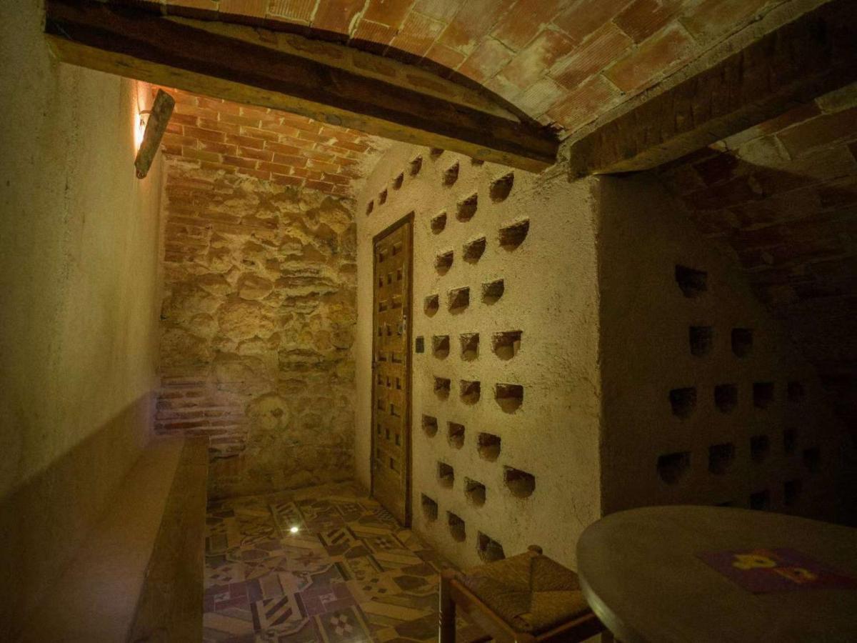 Casa De Los Mendoza - Casa Solariega En El Casco Historico อัลกาลาเดเอนาเรส ภายนอก รูปภาพ