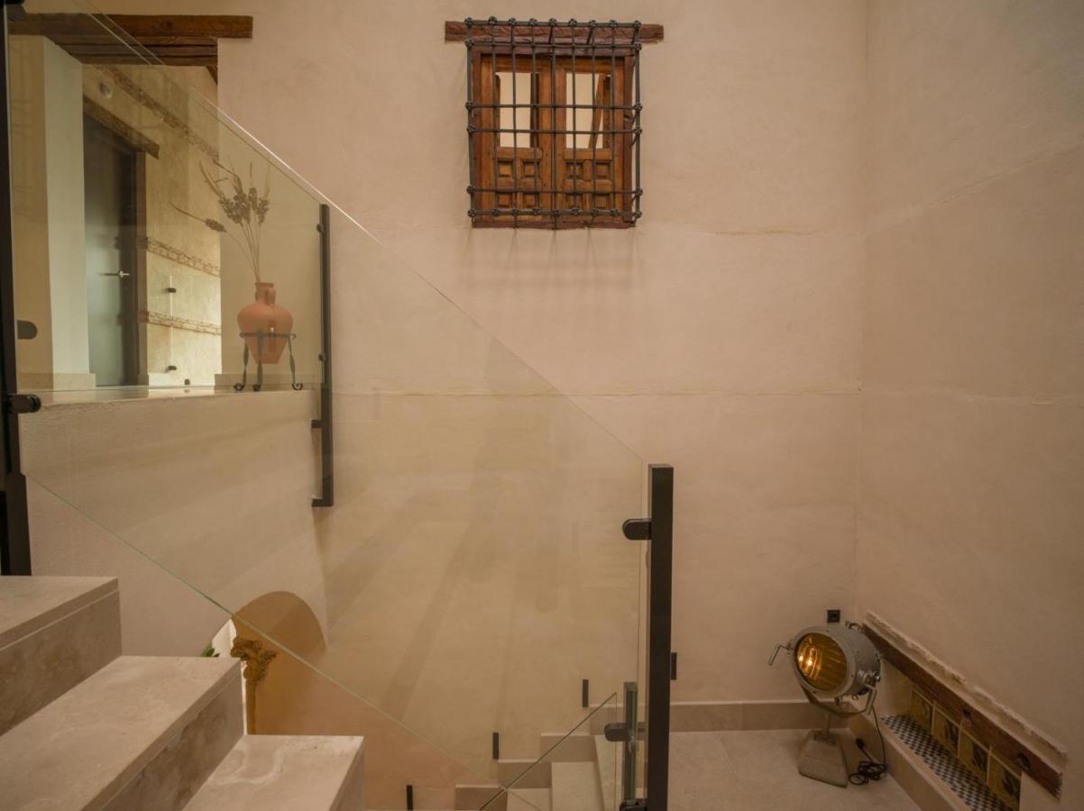 Casa De Los Mendoza - Casa Solariega En El Casco Historico อัลกาลาเดเอนาเรส ภายนอก รูปภาพ