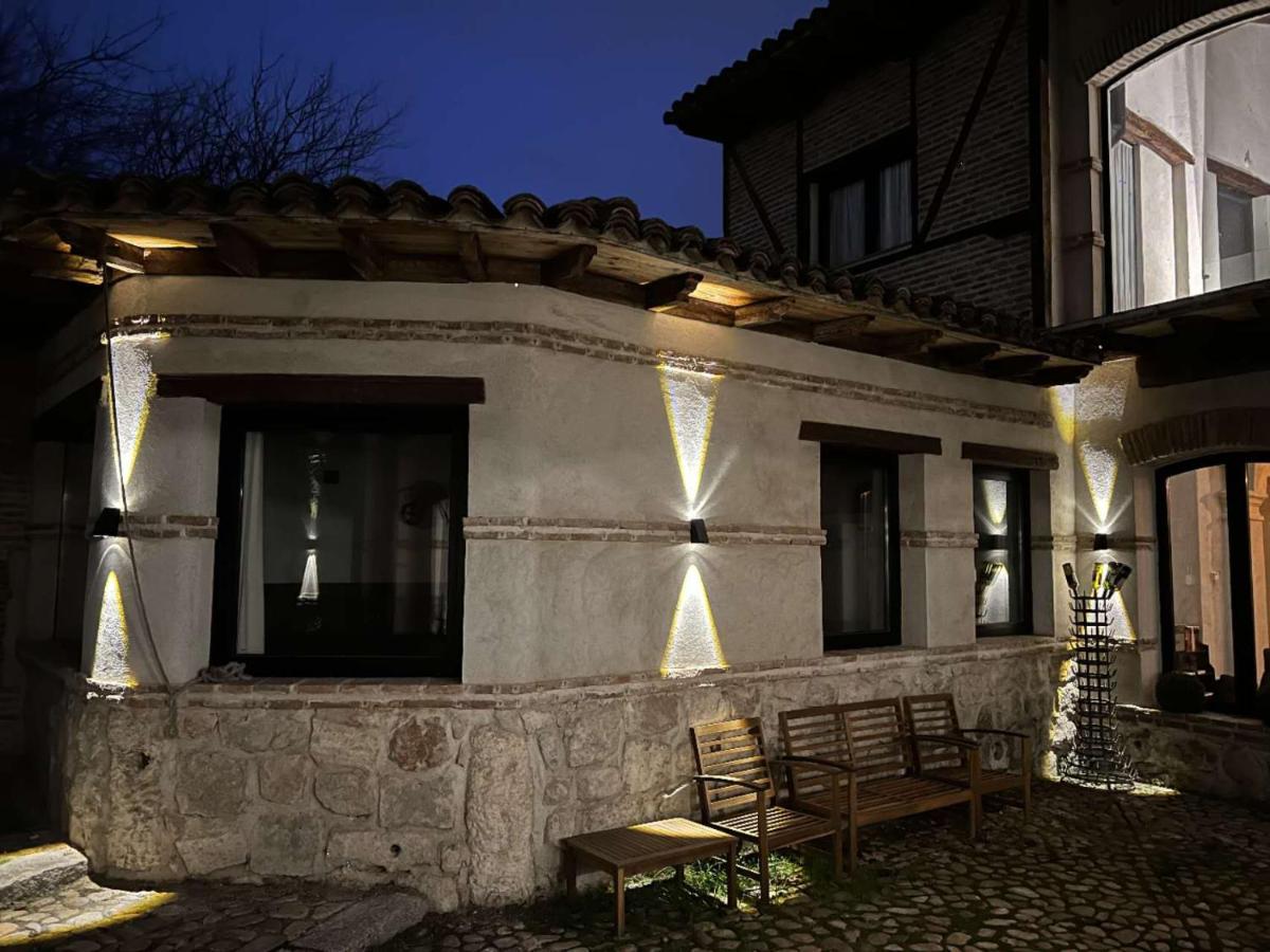 Casa De Los Mendoza - Casa Solariega En El Casco Historico อัลกาลาเดเอนาเรส ภายนอก รูปภาพ