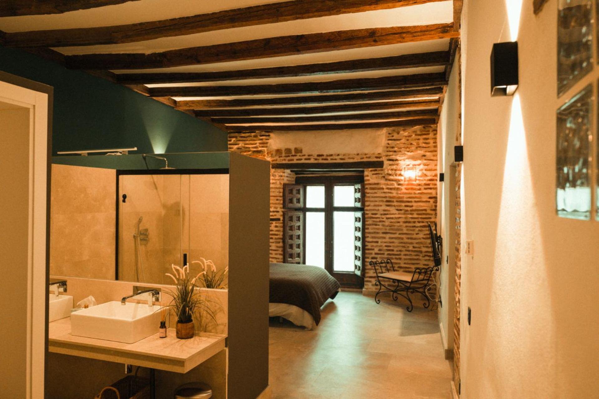 Casa De Los Mendoza - Casa Solariega En El Casco Historico อัลกาลาเดเอนาเรส ภายนอก รูปภาพ